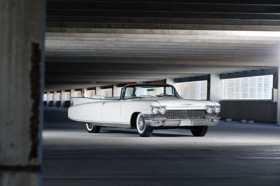  Cadillac Eldorado Biarritz Convertible 1960 года  (фото 22 из 49)